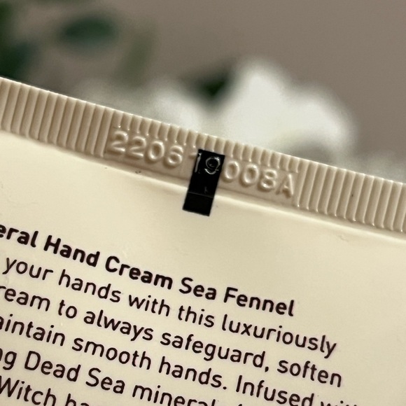 AHAVA • DEADSEA WATER • MINERAL HAND CREAM - Picture 3 of 3
